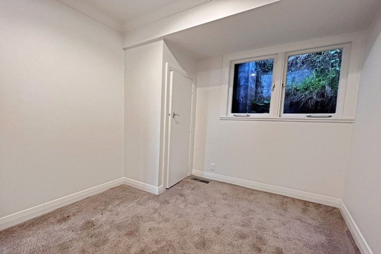 Photo of property in 38 Hawker Street, Mount Victoria, Wellington, 6011