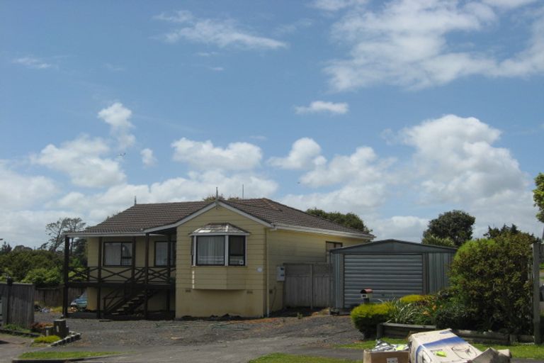 Photo of property in 11 Kopu Place, Clendon Park, Auckland, 2103
