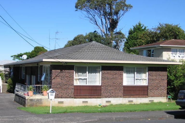 Photo of property in 1/69 Hepburn Road, Glendene, Auckland, 0602