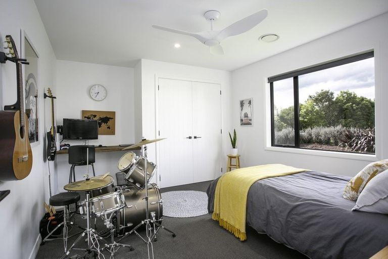 Photo of property in 3/45 Saint Kilda Road, Cambridge, 3434