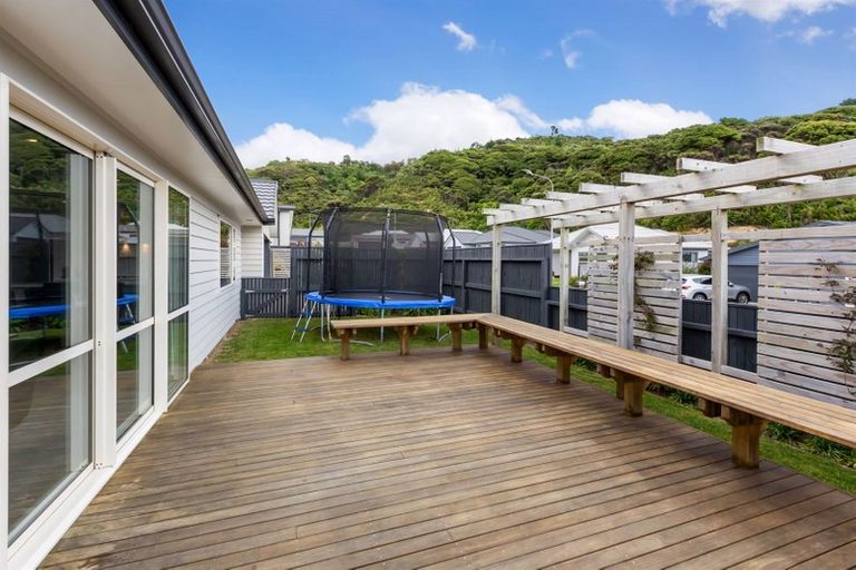 Photo of property in 3 Spritsail Place, Whitby, Porirua, 5024