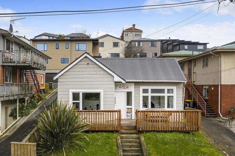 Photo of property in 96 Harbour Terrace, North Dunedin, Dunedin, 9016