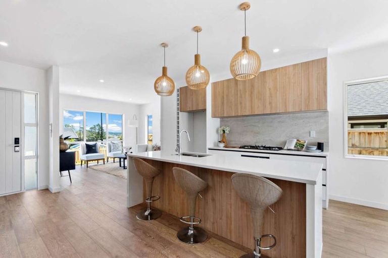 Photo of property in 25 Reserva Crescent, Kumeu, 0810