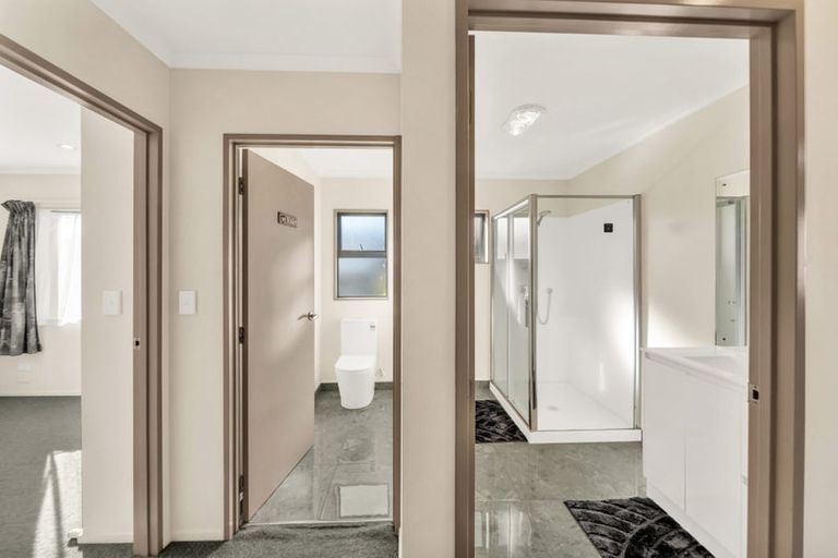 Photo of property in 7 Newfound Way, Glen Eden, Auckland, 0602
