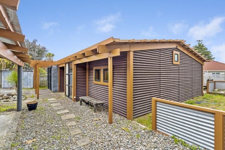 Photo of property in 102a Seaview Road, Paraparaumu Beach, Paraparaumu, 5032