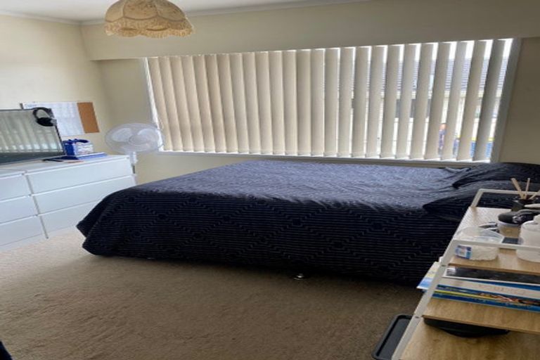 Photo of property in 1/83 Flanshaw Road, Te Atatu South, Auckland, 0610