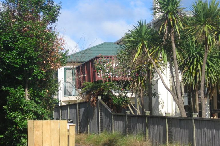 Photo of property in 117a Mcleod Road, Te Atatu South, Auckland, 0610