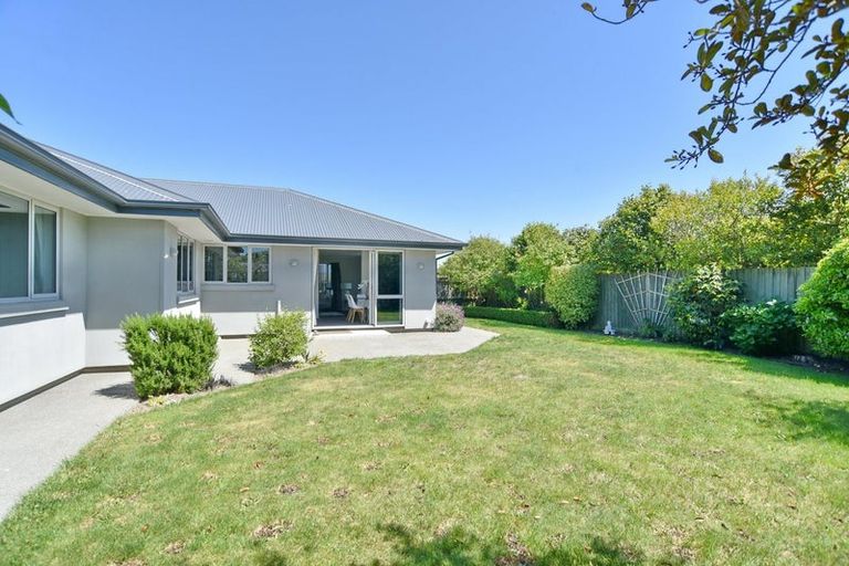 Photo of property in 4 Hurst Place, Parklands, Christchurch, 8083