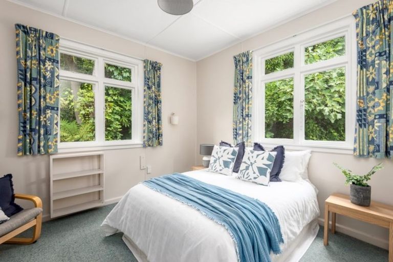 Photo of property in 7 Port Hills Road, Heathcote Valley, Christchurch, 8022