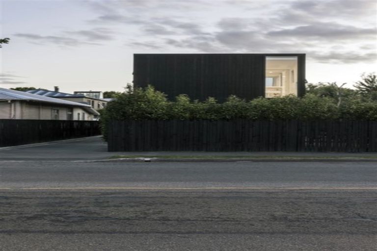 Photo of property in 12 Edgeware Road, St Albans, Christchurch, 8014