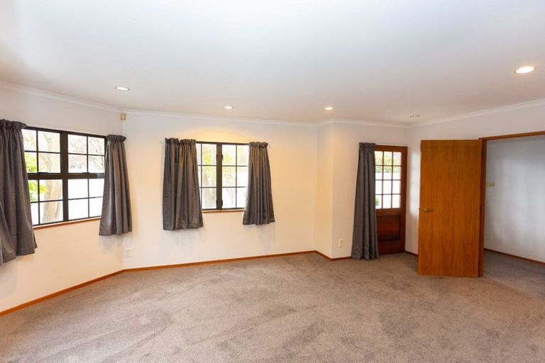 Photo of property in 1/127 Clyde Road, Ilam, Christchurch, 8041