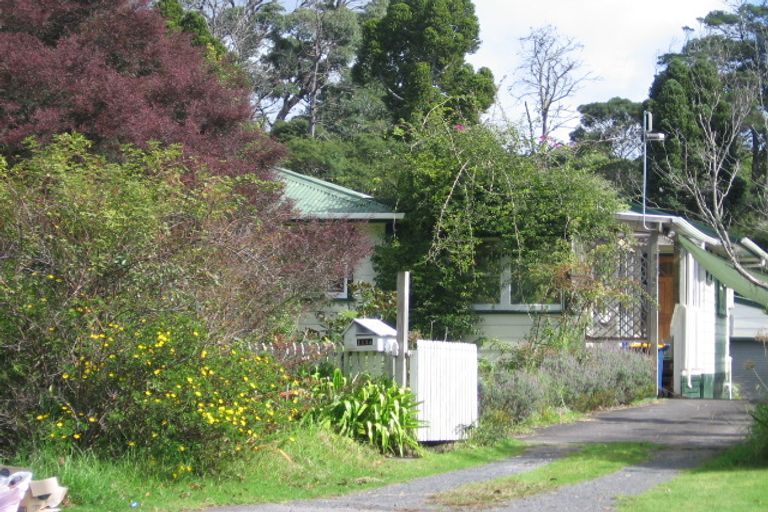 Photo of property in 111a Atkinson Road, Titirangi, Auckland, 0604