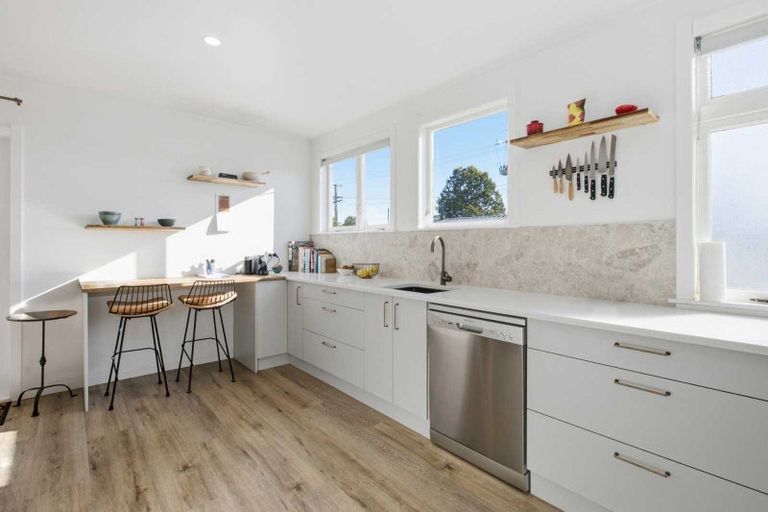 Photo of property in 167 Williams Street, Cambridge, 3434