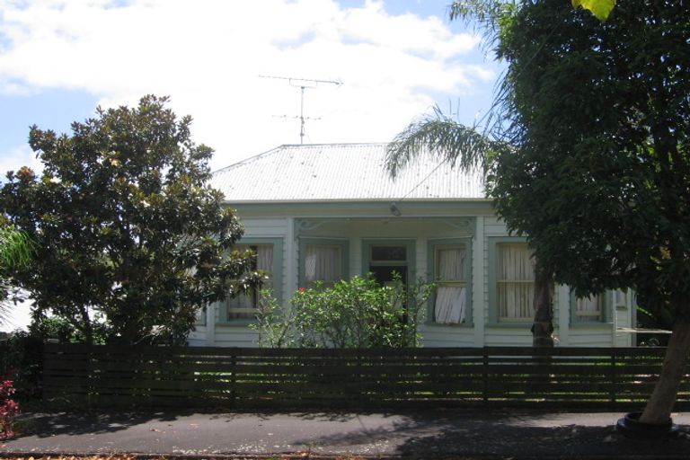 Photo of property in 3 Burgess Road, Devonport, Auckland, 0624