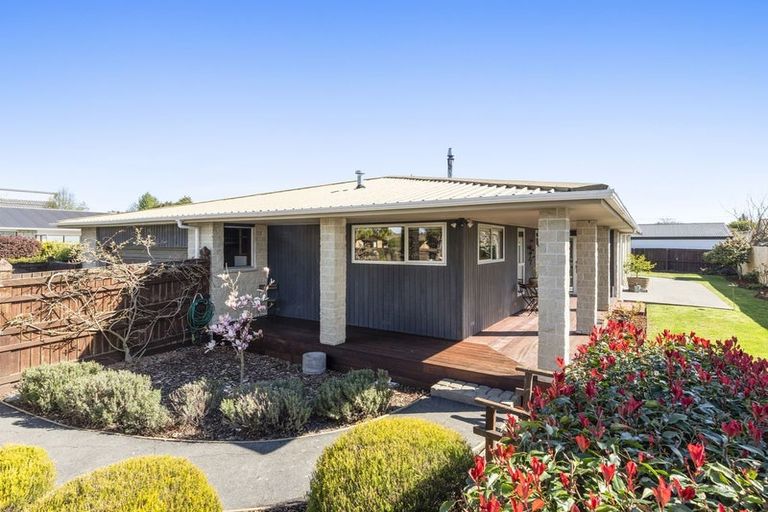 Photo of property in 43 Dunbarton Street, Redwood, Christchurch, 8051