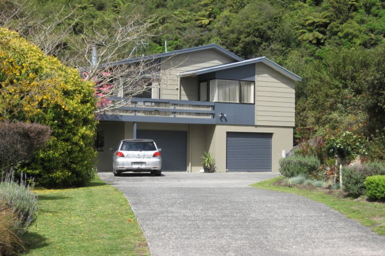 Photo of property in 9 Wharetoroa Drive, Rotoiti Forest, Rotorua, 3074