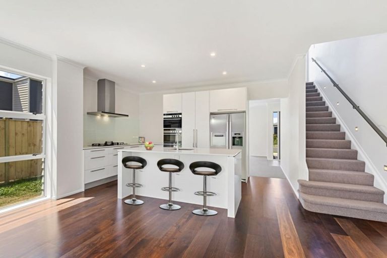 Photo of property in 14 Couldrey Crescent, Red Beach, 0932