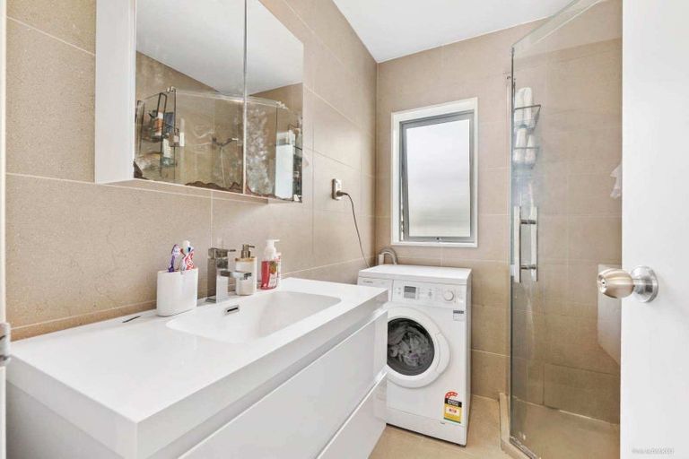 Photo of property in 13 Vazey Way, Hobsonville, Auckland, 0618