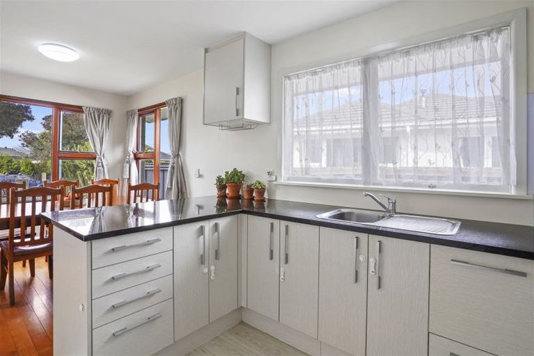 Photo of property in 7 Glenora Place, Hornby, Christchurch, 8042