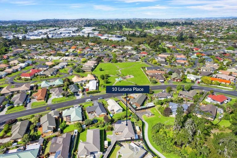 Photo of property in 10 Lutana Place, Burswood, Auckland, 2013