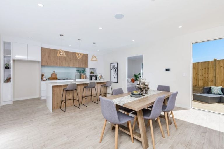 Photo of property in 8 Konoba Avenue, Kumeu, 0810