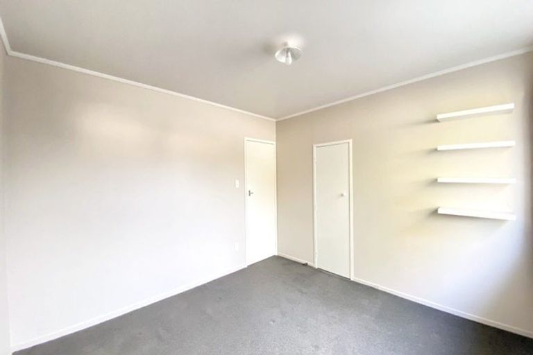 Photo of property in 37 Cheval Drive, Totara Vale, Auckland, 0629