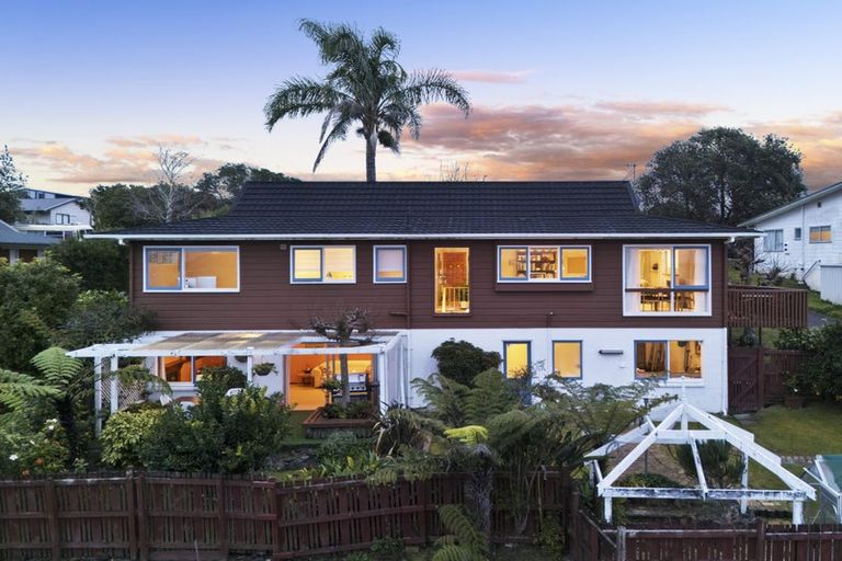 Photo of property in 51 Spence Road, Henderson, Auckland, 0612