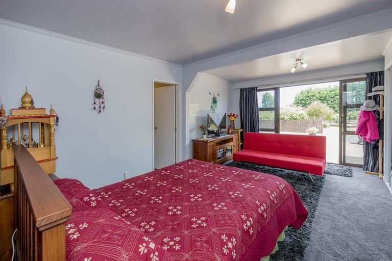 Photo of property in 55 Waikawa Beach Road, Manakau, Levin, 5573