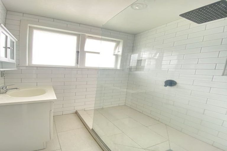 Photo of property in 48 Arimu Road, Papakura, 2110