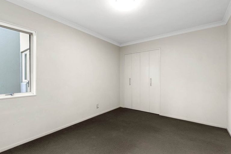 Photo of property in 3 Lismore Way, Oteha, Auckland, 0632