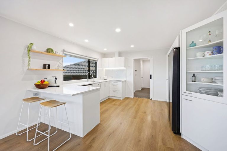 Photo of property in 1/14 Kells Place, Botany Downs, Auckland, 2010