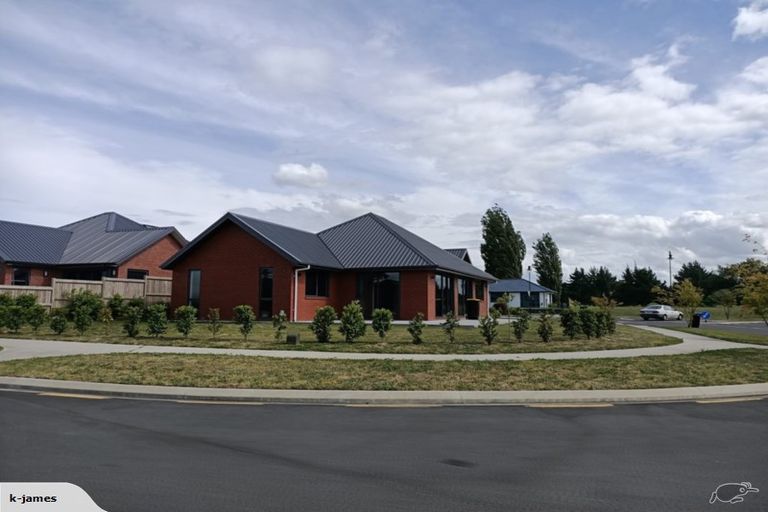 Photo of property in 1 Clifford Close, Leamington, Cambridge, 3432