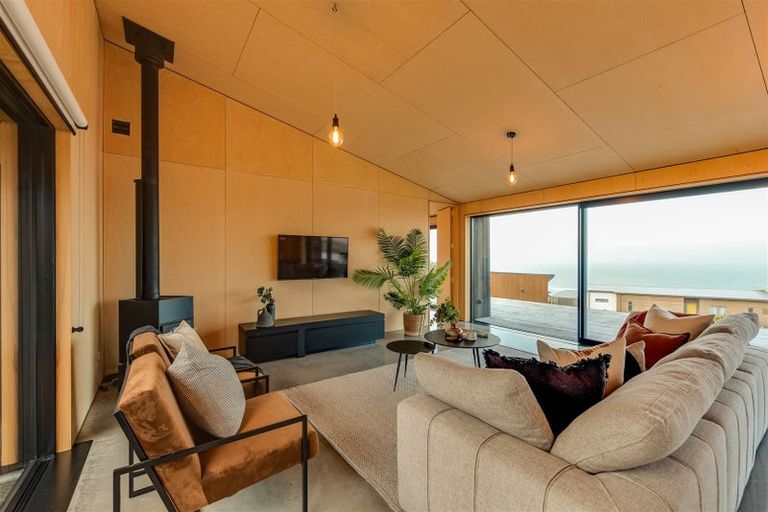 Photo of property in 5 Sowerby Place, Richmond Hill, Christchurch, 8081