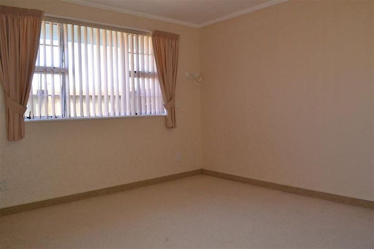 Photo of property in 584a Queen Street East, Levin, 5510