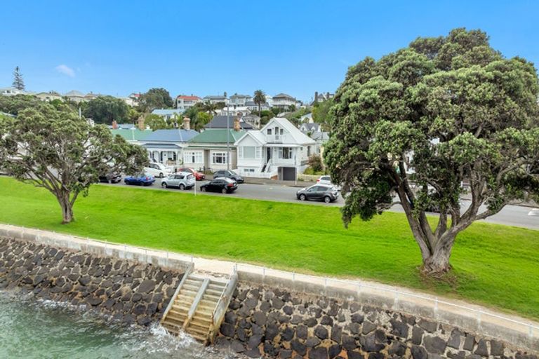 Photo of property in 29 Queens Parade, Devonport, Auckland, 0624