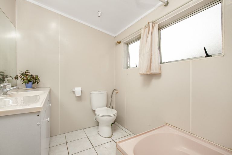 Photo of property in 541 Massey Road, Mangere, Auckland, 2022