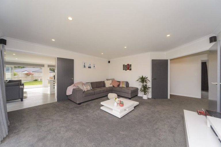 Photo of property in 28 Serenity Crescent, Kelvin Grove, Palmerston North, 4414