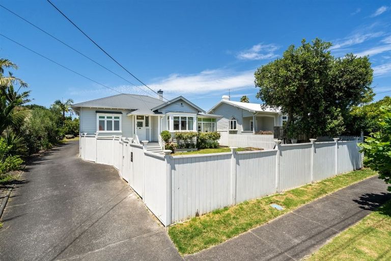 Photo of property in 1/62 Beresford Street, Bayswater, Auckland, 0622