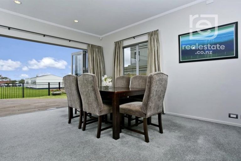 Photo of property in 11a Maleme Avenue, Belmont, Auckland, 0622