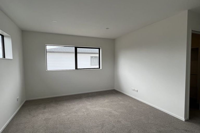 Photo of property in 30b Durham Street, Te Atatu Peninsula, Auckland, 0610
