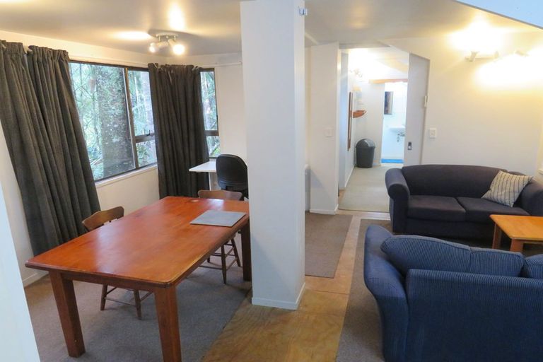 Photo of property in 2 Windy Ridge Road, Glenfield, Auckland, 0629