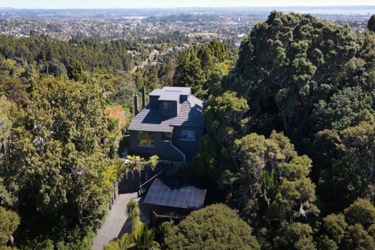 Photo of property in 441 Titirangi Road, Titirangi, Auckland, 0604