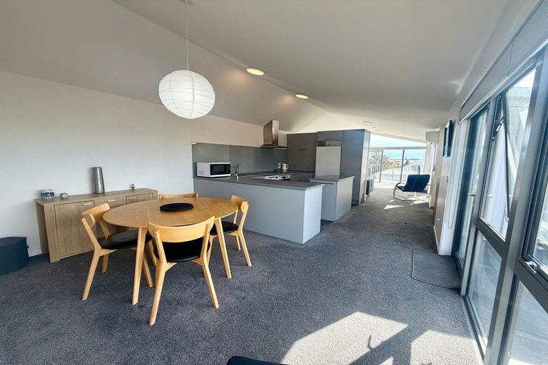 Photo of property in 2/79 Beachville Road, Redcliffs, Christchurch, 8081