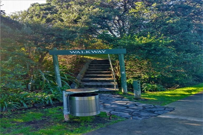 Photo of property in 502 Beach Road, Murrays Bay, Auckland, 0630