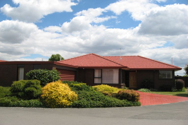 Photo of property in 2/22 Nepal Place, Burnside, Christchurch, 8053