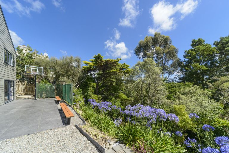 Photo of property in 7 Hillgrove Place, Fitzherbert, Palmerston North, 4410