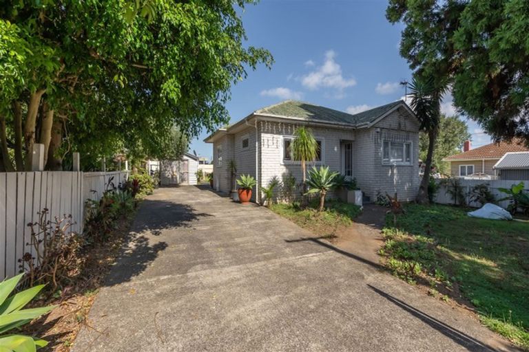 Photo of property in 43 Hutton Street, Otahuhu, Auckland, 1062