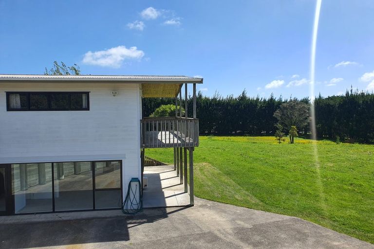 Photo of property in 144 Taupaki Road, Taupaki, Henderson, 0782