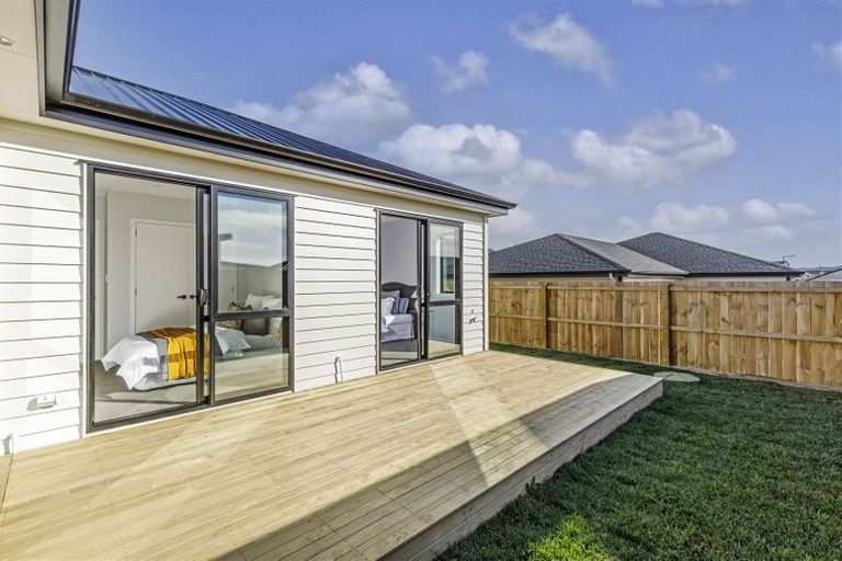 Photo of property in 63 Nobilo Road, Kumeu, 0810