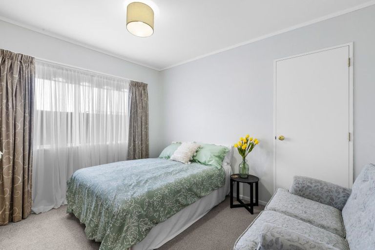 Photo of property in 3b Mcgowan Place, Orewa, 0931